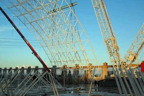 德令哈枝江五柳树市场北大门网架工程